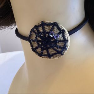 Along Came A Spider Choker Necklace NWOT